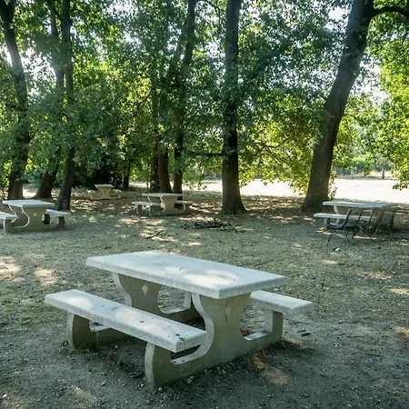 Domaine Du Chateau Parc Ducup Отель *